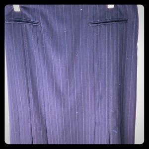 Brooks Brother navy pinstripe skirt. size 8P